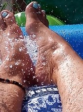 Aquatic foot pampering