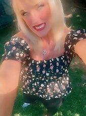 Spicy mature mommies are giving him what he wants