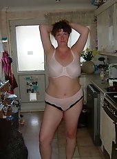 Russian mature cutie is baring it all on photo