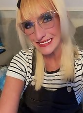 Old and dissolute girlfriends are ready for sex