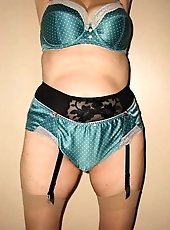 Sexy matures in polkadots