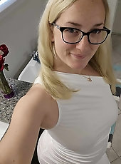 (VIDS on Profile) A few nudes for you - Mama_Foxx94